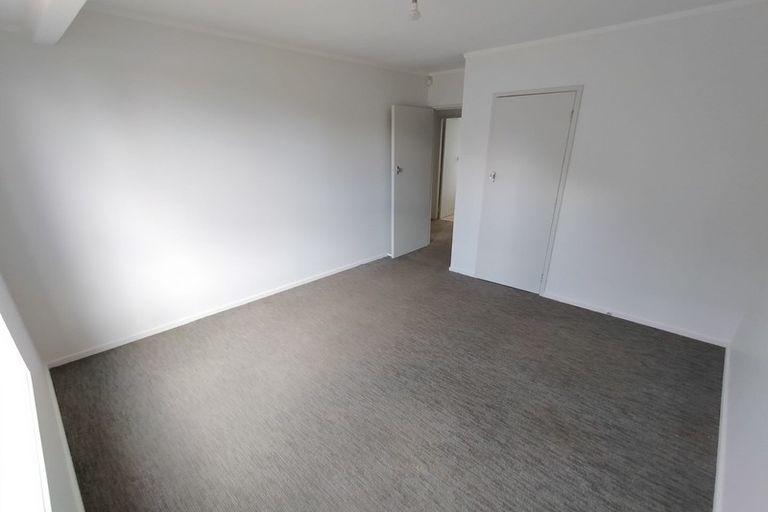Photo of property in 61 Harrington Road, Henderson, Auckland, 0610