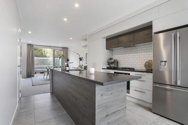 Photo of property in 3 Sanremo Lane, Stanmore Bay, Whangaparaoa, 0932