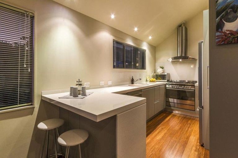 Photo of property in 46 Masterton Road, Rothesay Bay, Auckland, 0630