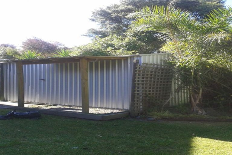 Photo of property in 57 Holmes Drive South, Massey, Auckland, 0614