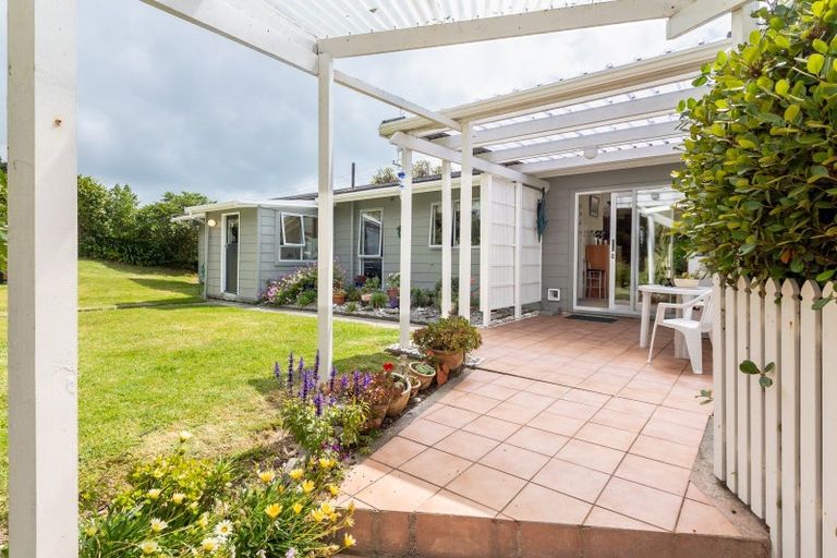 Photo of property in 49 Paetawa Road, Peka Peka, Waikanae, 5391