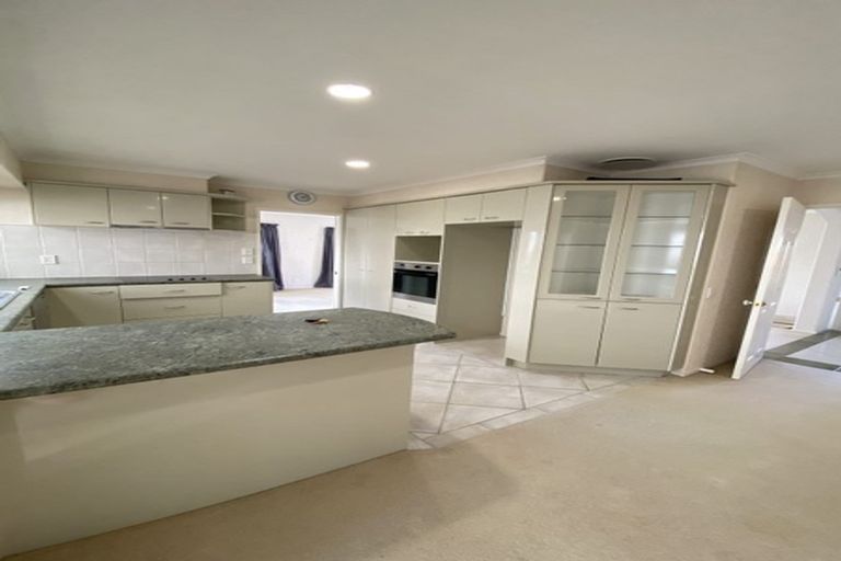 Photo of property in 52 Delmont Close, East Tamaki Heights, Auckland, 2016