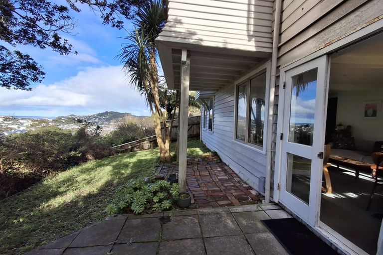 Photo of property in 77 Rakau Road, Hataitai, Wellington, 6021