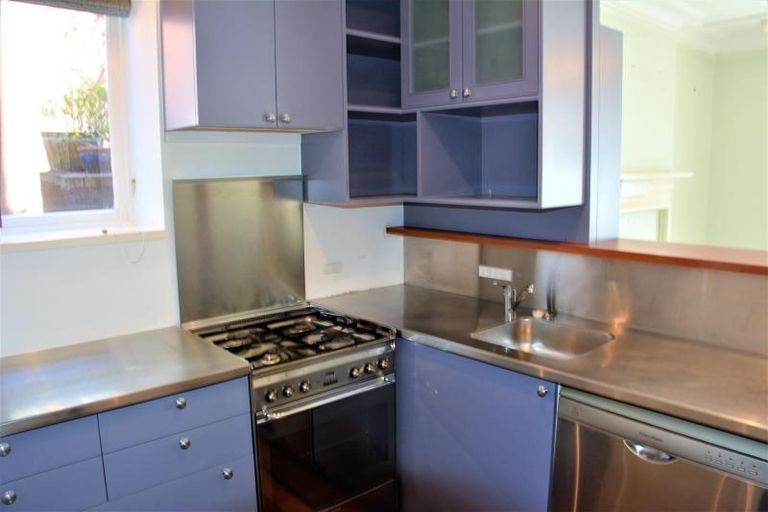 Photo of property in 17u2 Oriental Terrace, Oriental Bay, Wellington, 6011