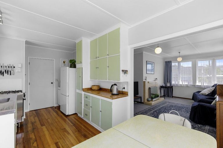 Photo of property in 114 Judd Crescent, Naenae, Lower Hutt, 5011