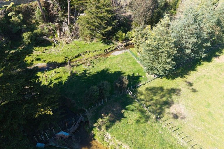 Photo of property in 30 Mountain View Drive, Manakau, Otaki, 5583