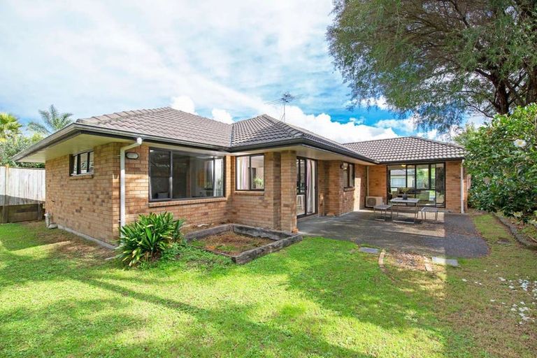 Photo of property in 24 Baltersan Drive, Flat Bush, Auckland, 2016