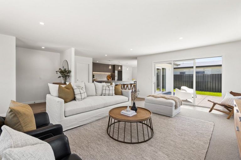 Photo of property in 21 George Yee Place, Taradale, 4112