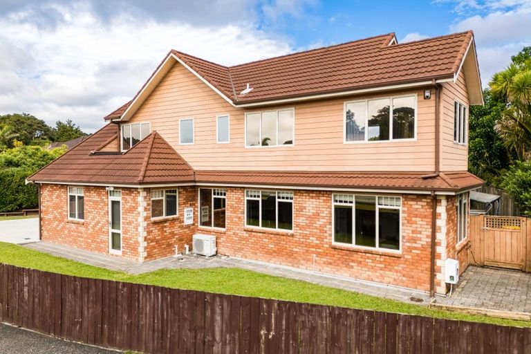Photo of property in 23 South Kensington Way, Henderson, Auckland, 0612