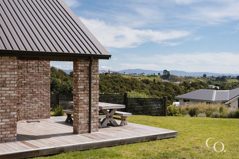 Photo of property in 42 Te Auhi Way, Welcome Bay, Tauranga, 3112