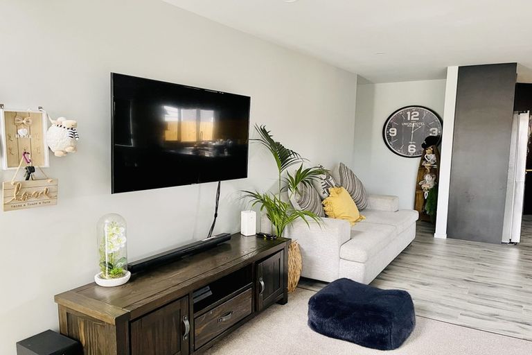 Photo of property in 43b Hillcrest Road, Papatoetoe, Auckland, 2025