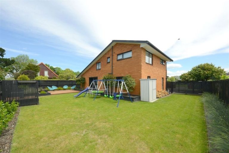 Photo of property in 4 Kingham Place, Avonhead, Christchurch, 8042