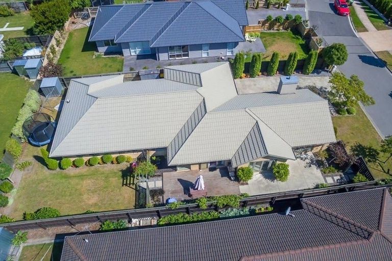 Photo of property in 1 Bayliss Close, Northwood, Christchurch, 8051