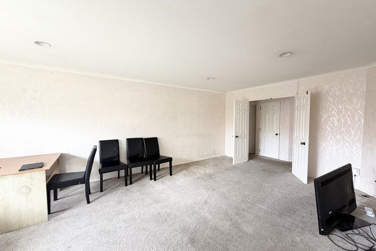 Photo of property in 180a Botany Road, Botany Downs, Auckland, 2010