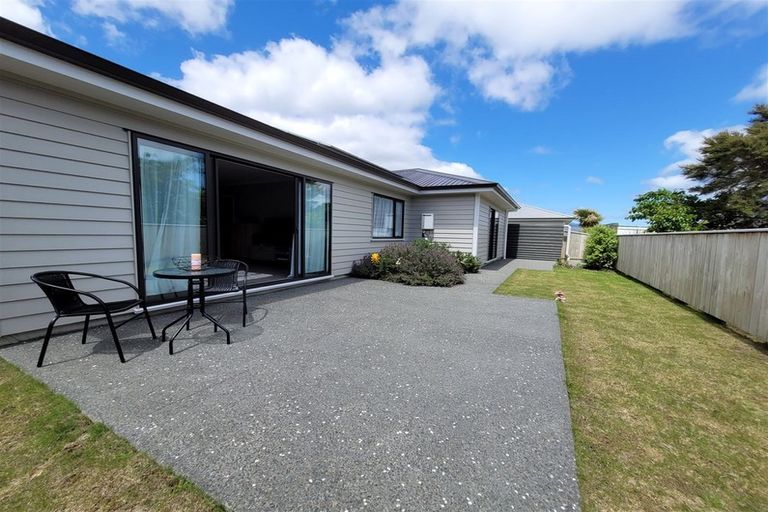 Photo of property in 9 Henrietta Maxwell Grove, Wainuiomata, Lower Hutt, 5014