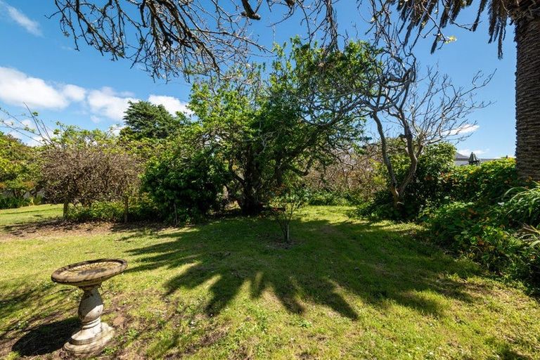 Photo of property in 28 Queens Parade, Devonport, Auckland, 0624