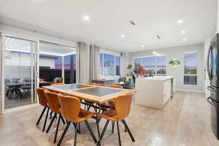 Photo of property in 2 Boocock Crescent, Orewa, 0931