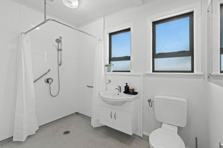 Photo of property in 19 Omori Place, Castlecliff, Whanganui, 4501