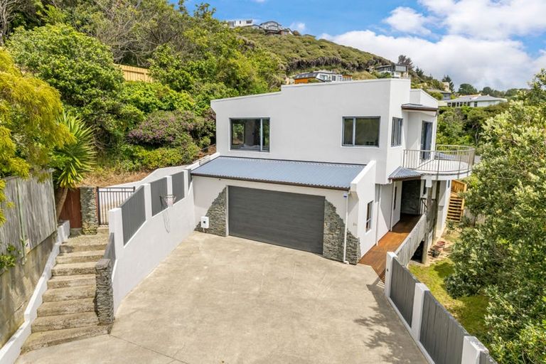Photo of property in 8a Kiriwai Road, Paremata, Porirua, 5024