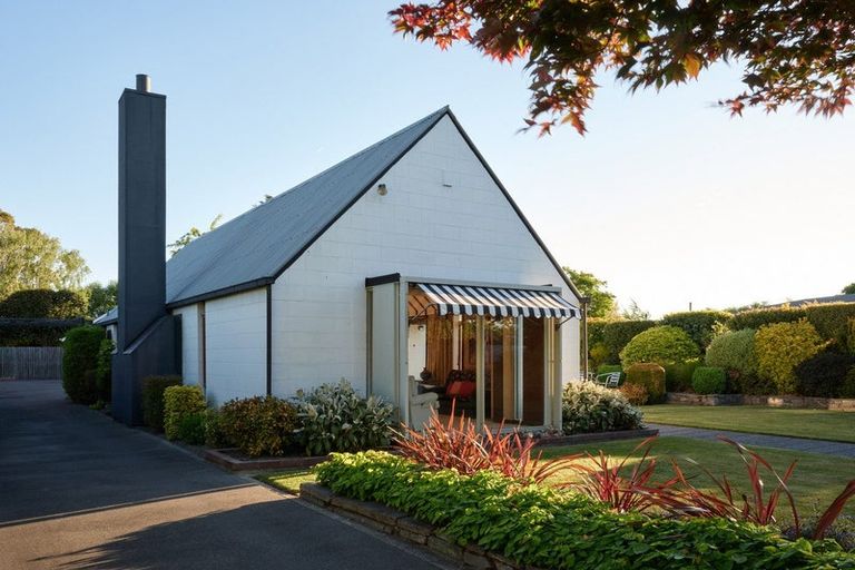 Photo of property in 39 Westburn Terrace, Burnside, Christchurch, 8041
