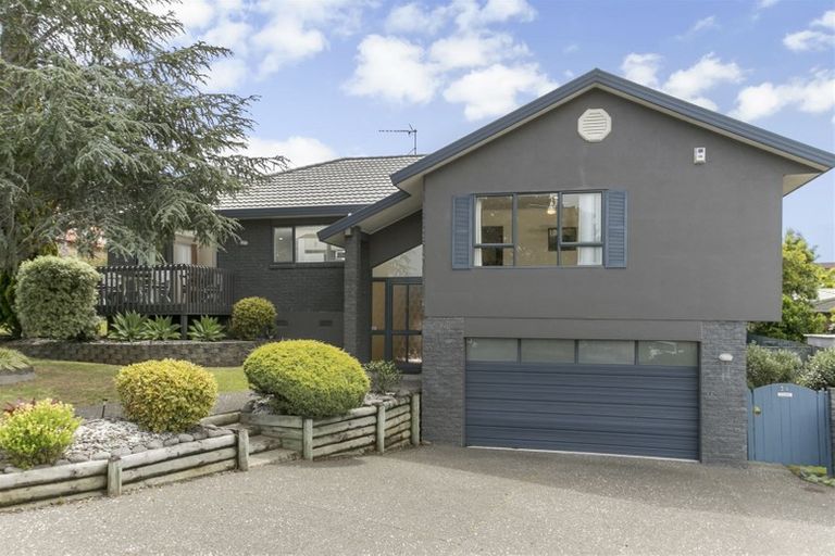 Photo of property in 3 San Pablo Way, Henderson, Auckland, 0612