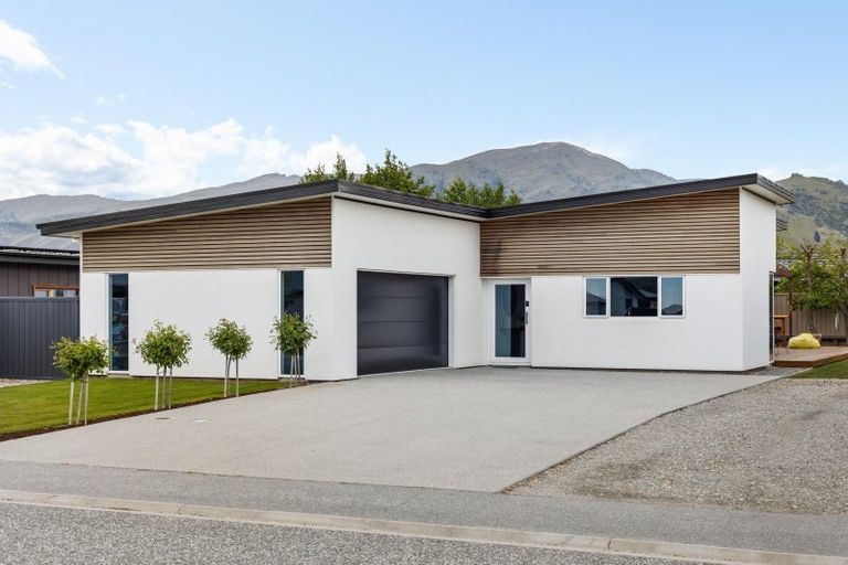 Photo of property in 16 Hosking Drive, Cromwell, 9310