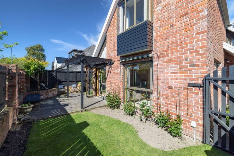 Photo of property in 64 Merivale Lane, Merivale, Christchurch, 8014