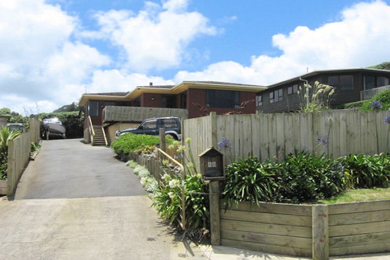 Photo of property in 50 Waitea Road, Muriwai, 0881