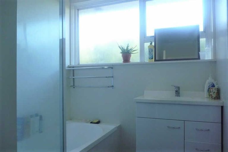 Photo of property in 5 Boston Avenue, Hornby, Christchurch, 8042