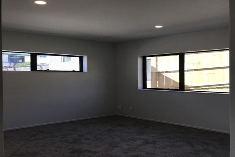 Photo of property in 3 Gamble Way, Massey, Auckland, 0614