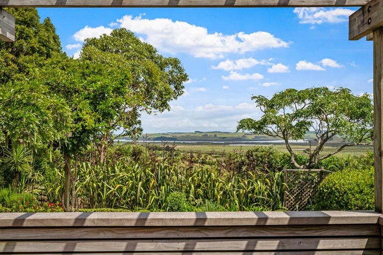 Photo of property in 4186 Kaipara Coast Highway, Tauhoa, Warkworth, 0984
