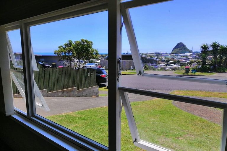 Photo of property in 32 Crownhill Street, Spotswood, New Plymouth, 4310