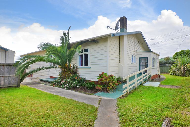 Photo of property in 2 Raewyn Street, Morningside, Whangarei, 0110