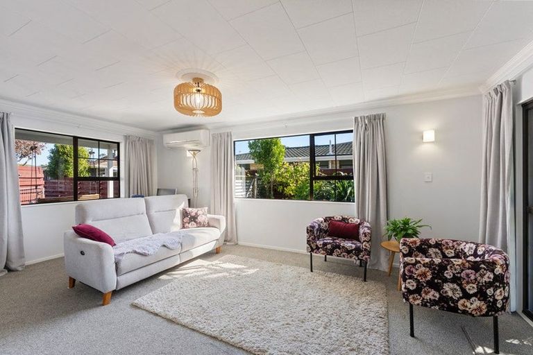 Photo of property in 56a Rewarewa Crescent, Waikanae, 5036