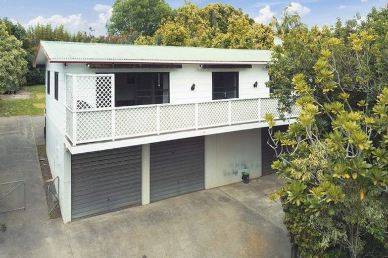 Photo of property in 22 Claverdon Drive, Massey, Auckland, 0614