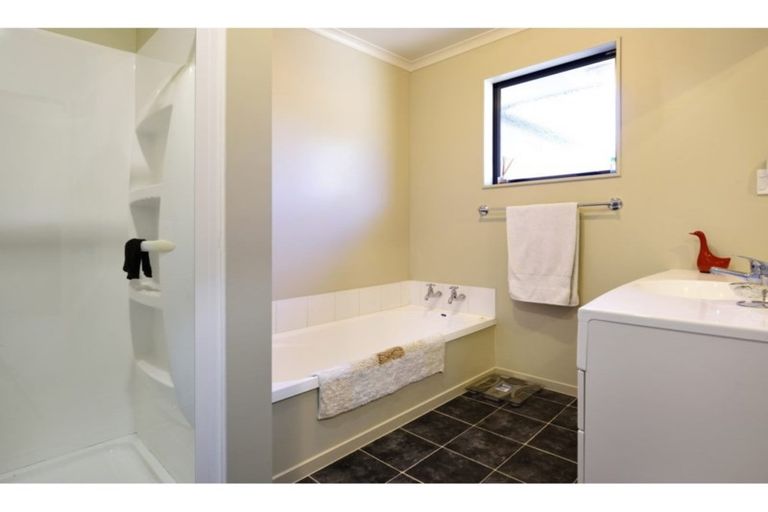 Photo of property in 31 Monaco View, Stoke, Nelson, 7011