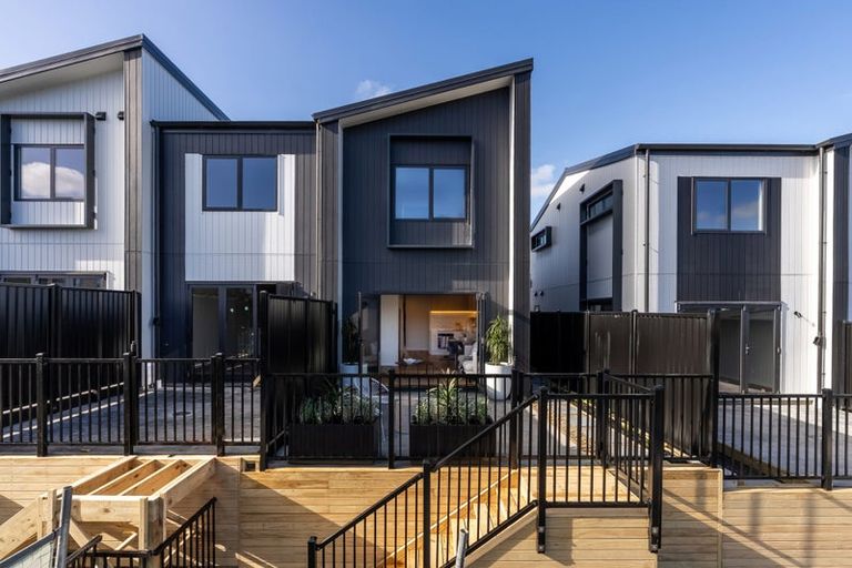 Photo of property in 1/6 Ngaroma House Drive, Hobsonville, Auckland, 0616
