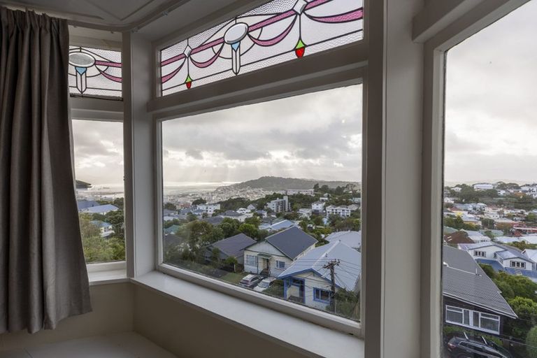 Photo of property in 14 Sugarloaf Road, Brooklyn, Wellington, 6021