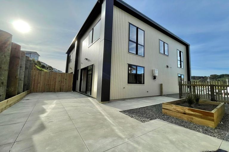 Photo of property in 5b Stockport Grove, Churton Park, 6037