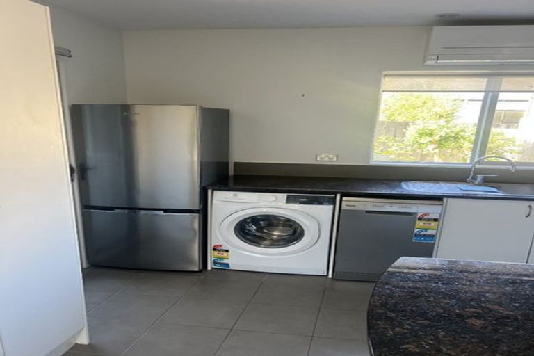 Photo of property in 2/48a Taharoto Road, Takapuna, Auckland, 0622