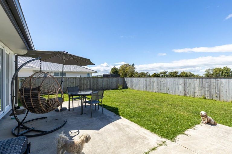 Photo of property in 6 Toutouwai Lane, Inglewood, 4330