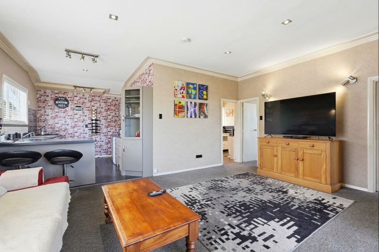 Photo of property in 10 Andresen Street, Foxton Beach, Foxton, 4815