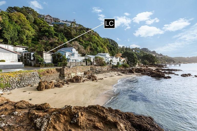 Photo of property in 377a Karaka Bay Road, Karaka Bays, Wellington, 6022