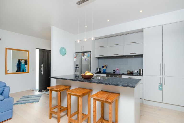 Photo of property in 24 Edgerton Road, Te Atatu Peninsula, Auckland, 0610