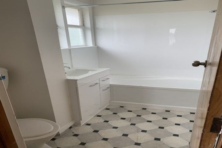 Photo of property in 4 Chambers Crescent, Waipukurau, 4200