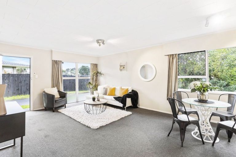 Photo of property in 5a Mckenzie Road, Mangere Bridge, Auckland, 2022