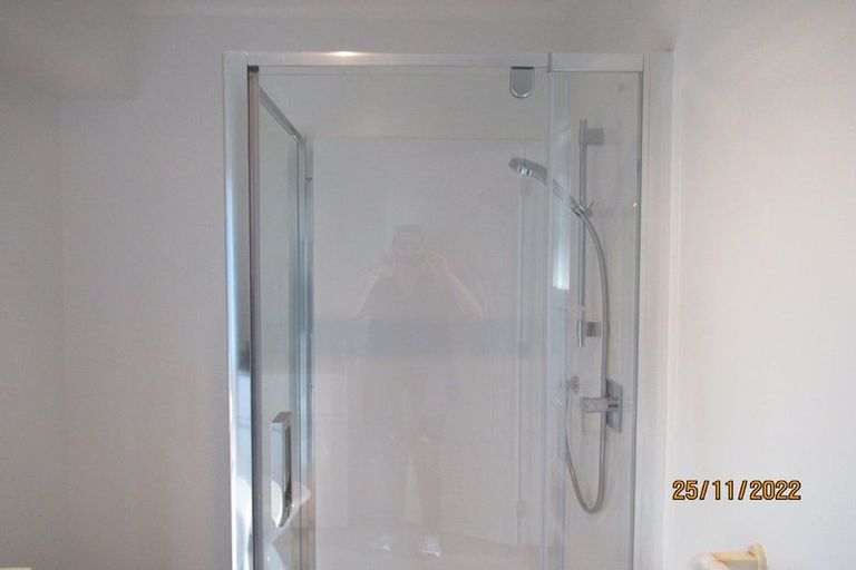 Photo of property in 27 Brougham Place, West Harbour, Auckland, 0618