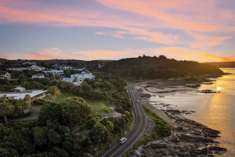 Photo of property in 360 Paremata Road, Whitby, Porirua, 5381