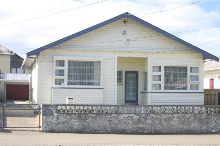 Photo of property in 195 Onepu Road, Lyall Bay, Wellington, 6022