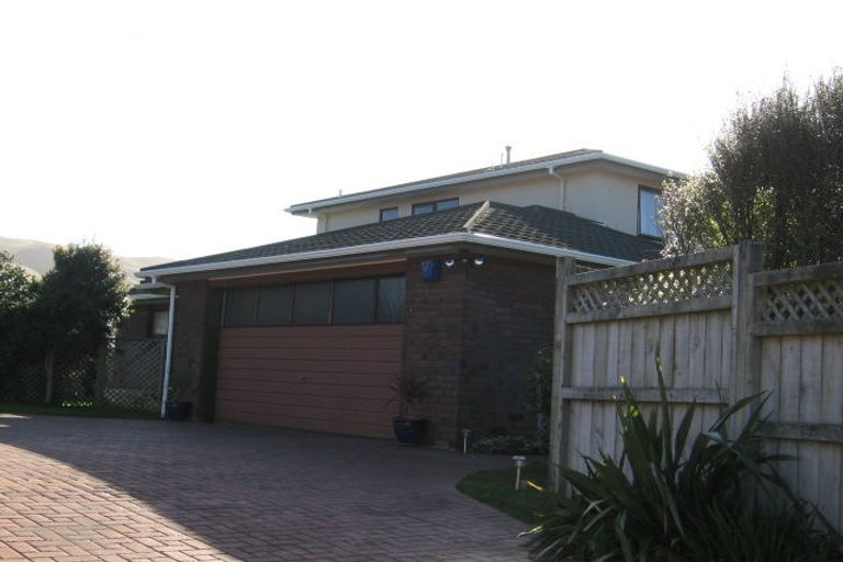 Photo of property in 10 Montrose Grove, Churton Park, Wellington, 6037